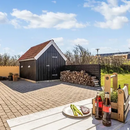Hialmar - 400m From The Sea By Interhome *