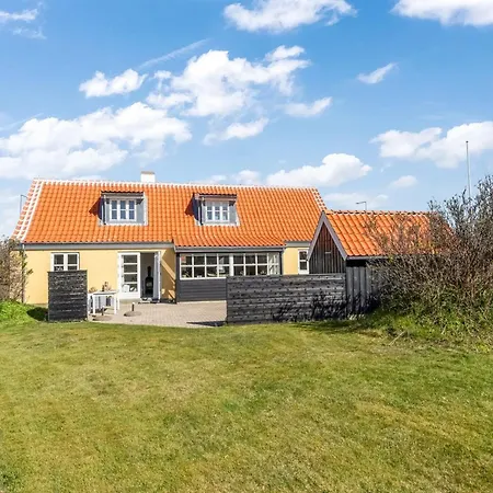 Hialmar - 400m From The Sea By Interhome